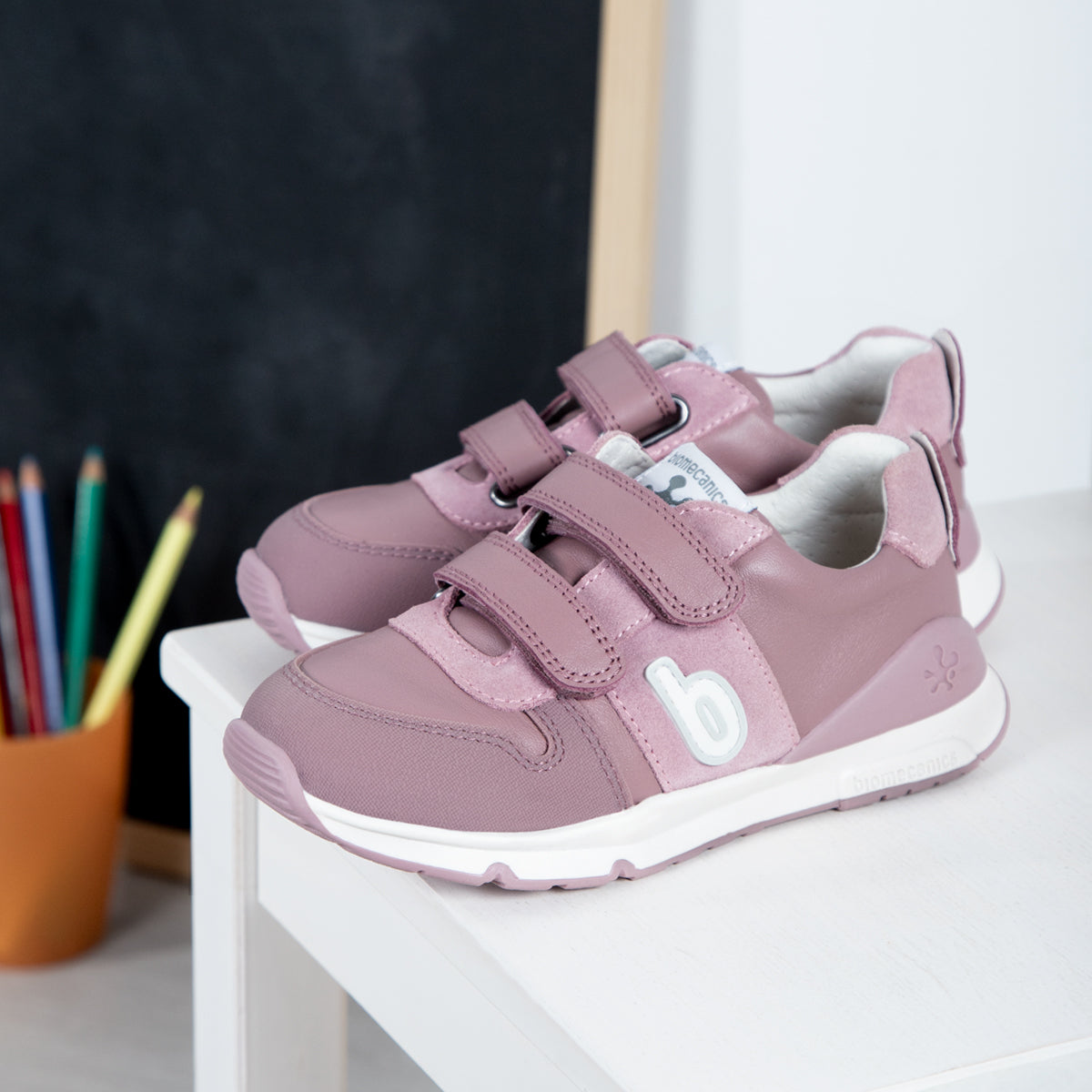 ZAPATILLA SPORT BÁSICO ROSADO